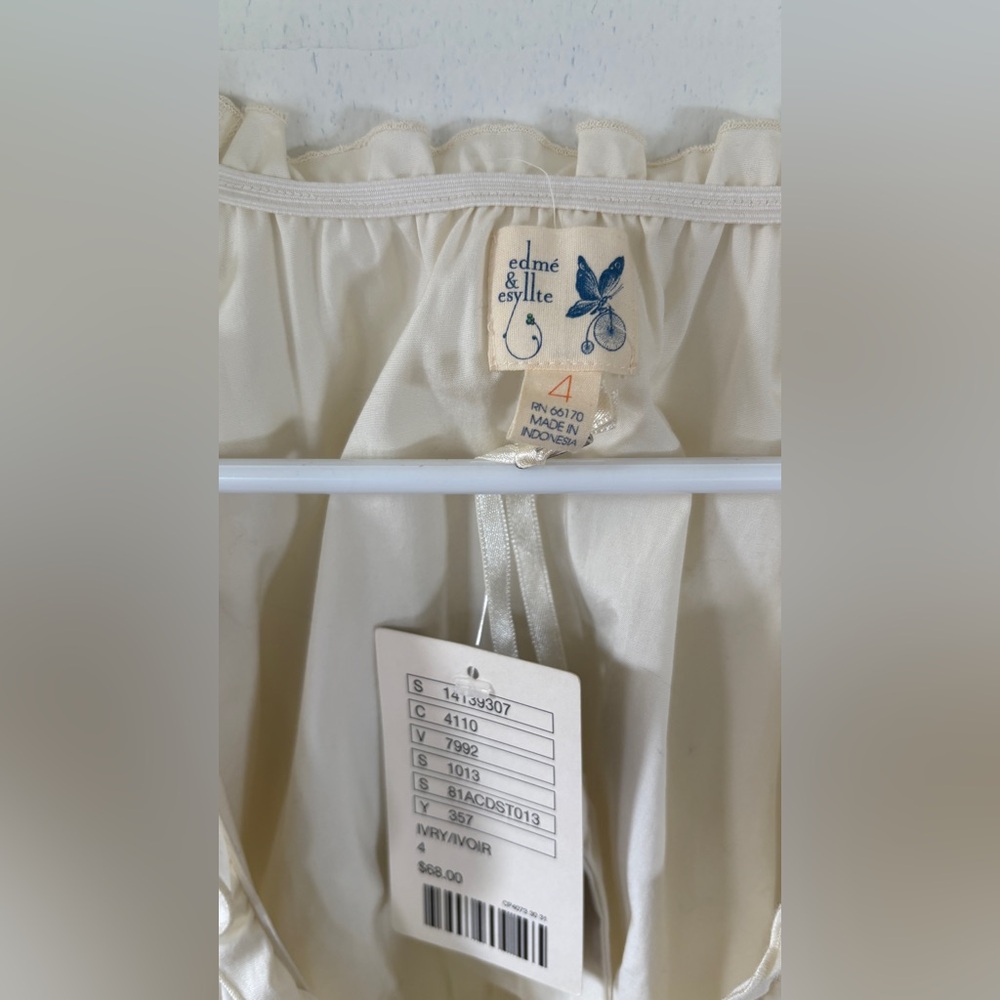 Edme & Esyllte Ivory Top. - Picture 7 of 7